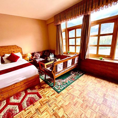 Hotel Hollywood Vibes #Riverview #Premium Rooms #Prime Location #Most Awarded #Parking #Top Rated #Open Terrace #Lawn #Best Selling Hotel In Manali Exterior photo
