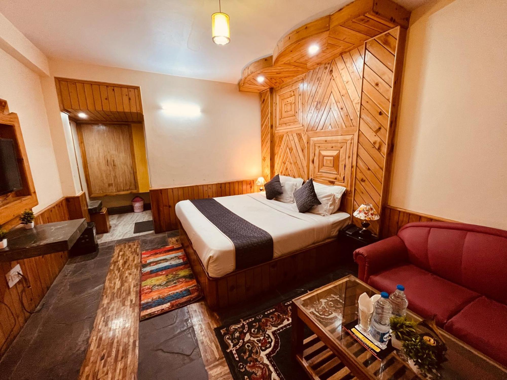 Hotel Hollywood Vibes #Riverview #Premium Rooms #Prime Location #Most Awarded #Parking #Top Rated #Open Terrace #Lawn #Best Selling Hotel In Manali Exterior photo