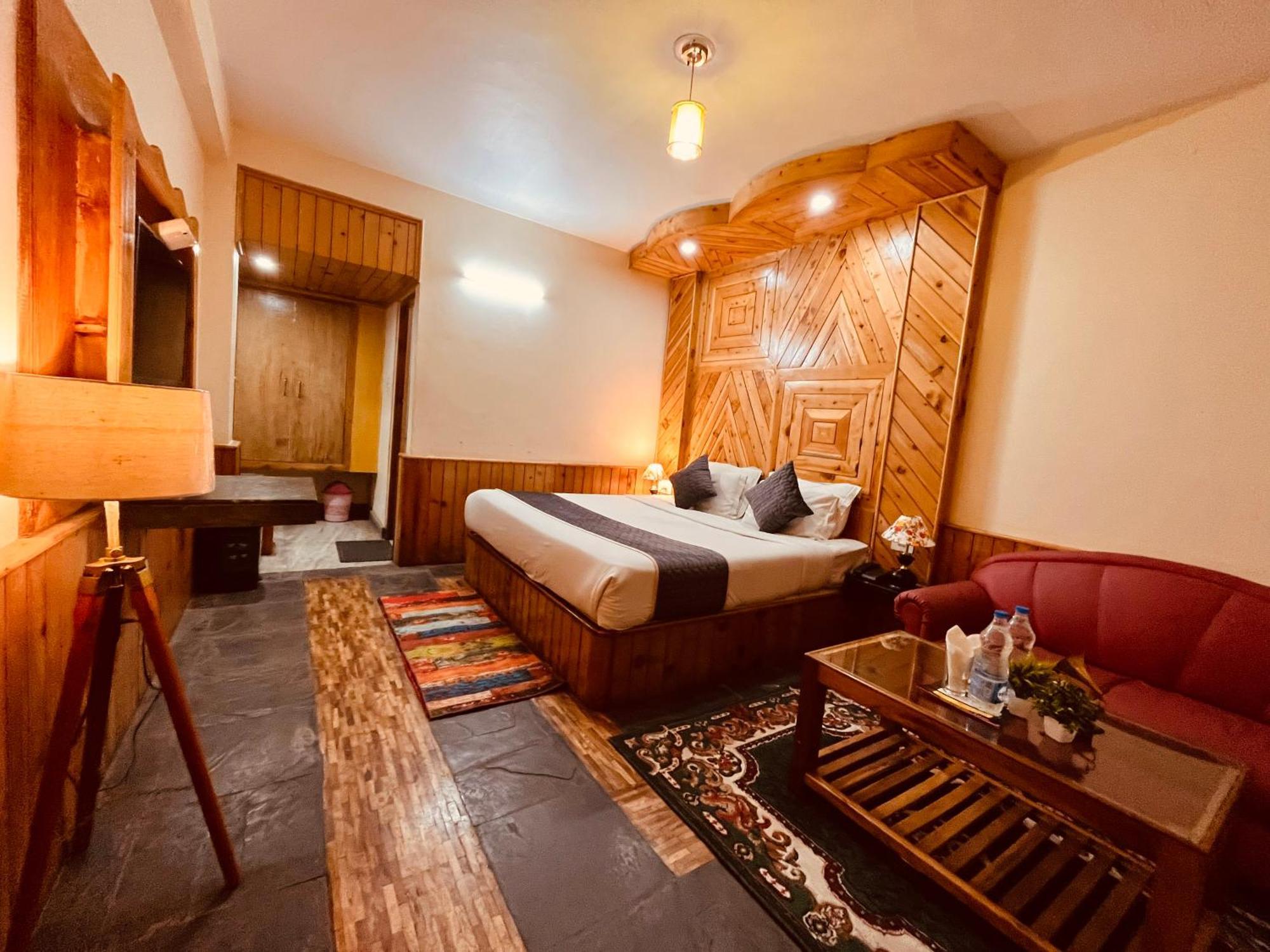 Hotel Hollywood Vibes #Riverview #Premium Rooms #Prime Location #Most Awarded #Parking #Top Rated #Open Terrace #Lawn #Best Selling Hotel In Manali Exterior photo