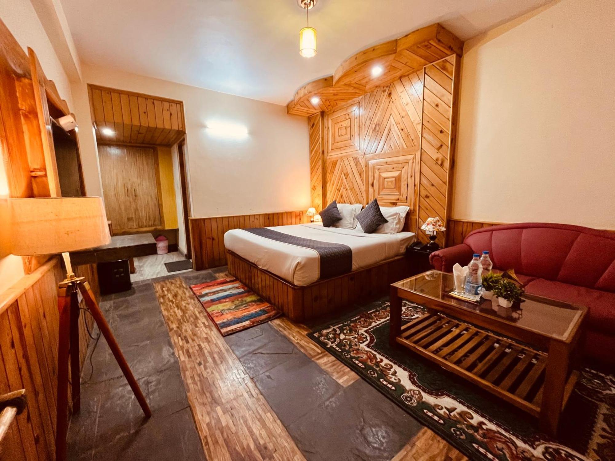 Hotel Hollywood Vibes #Riverview #Premium Rooms #Prime Location #Most Awarded #Parking #Top Rated #Open Terrace #Lawn #Best Selling Hotel In Manali Exterior photo