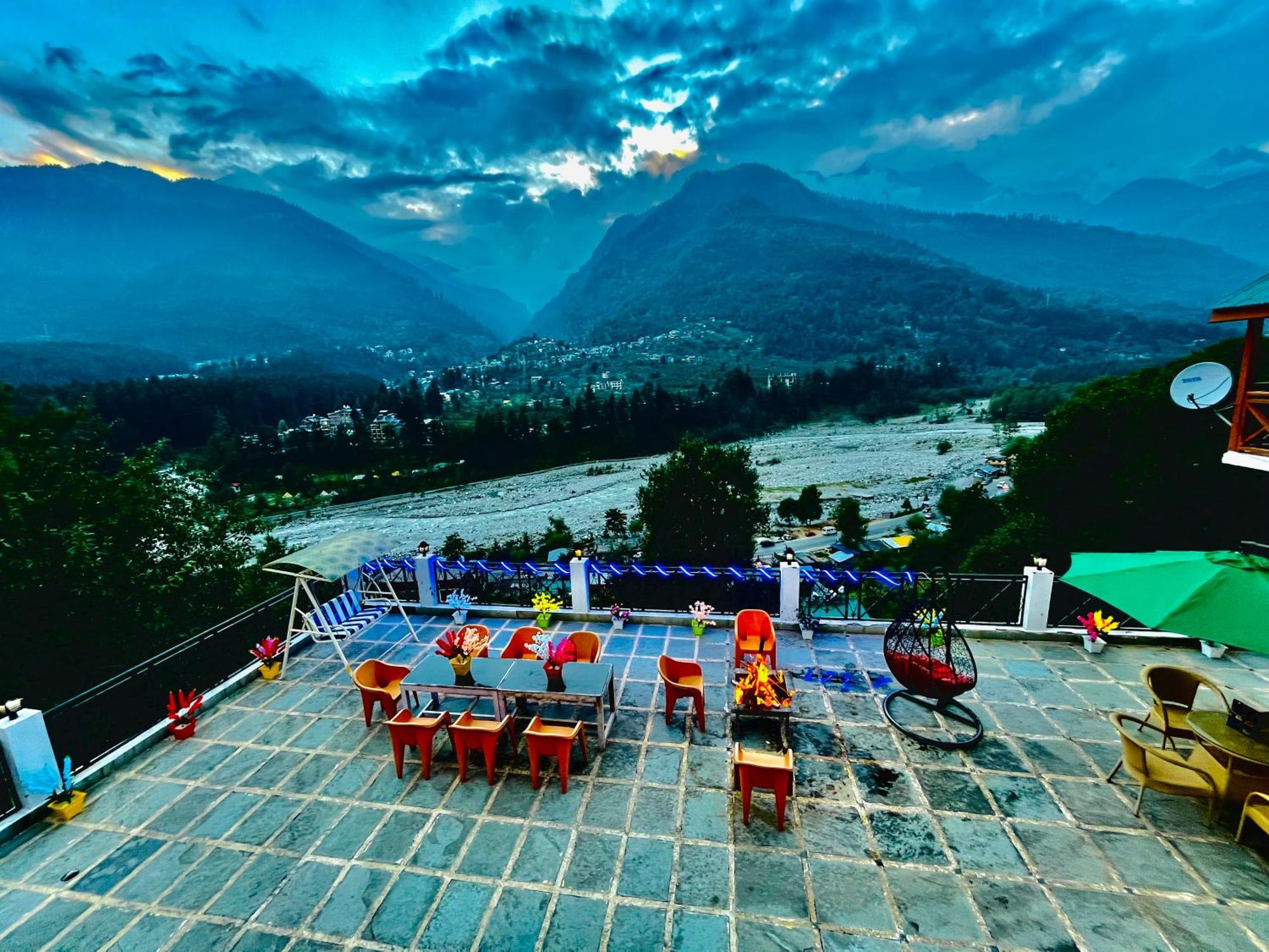 Hotel Hollywood Vibes #Riverview #Premium Rooms #Prime Location #Most Awarded #Parking #Top Rated #Open Terrace #Lawn #Best Selling Hotel In Manali Exterior photo
