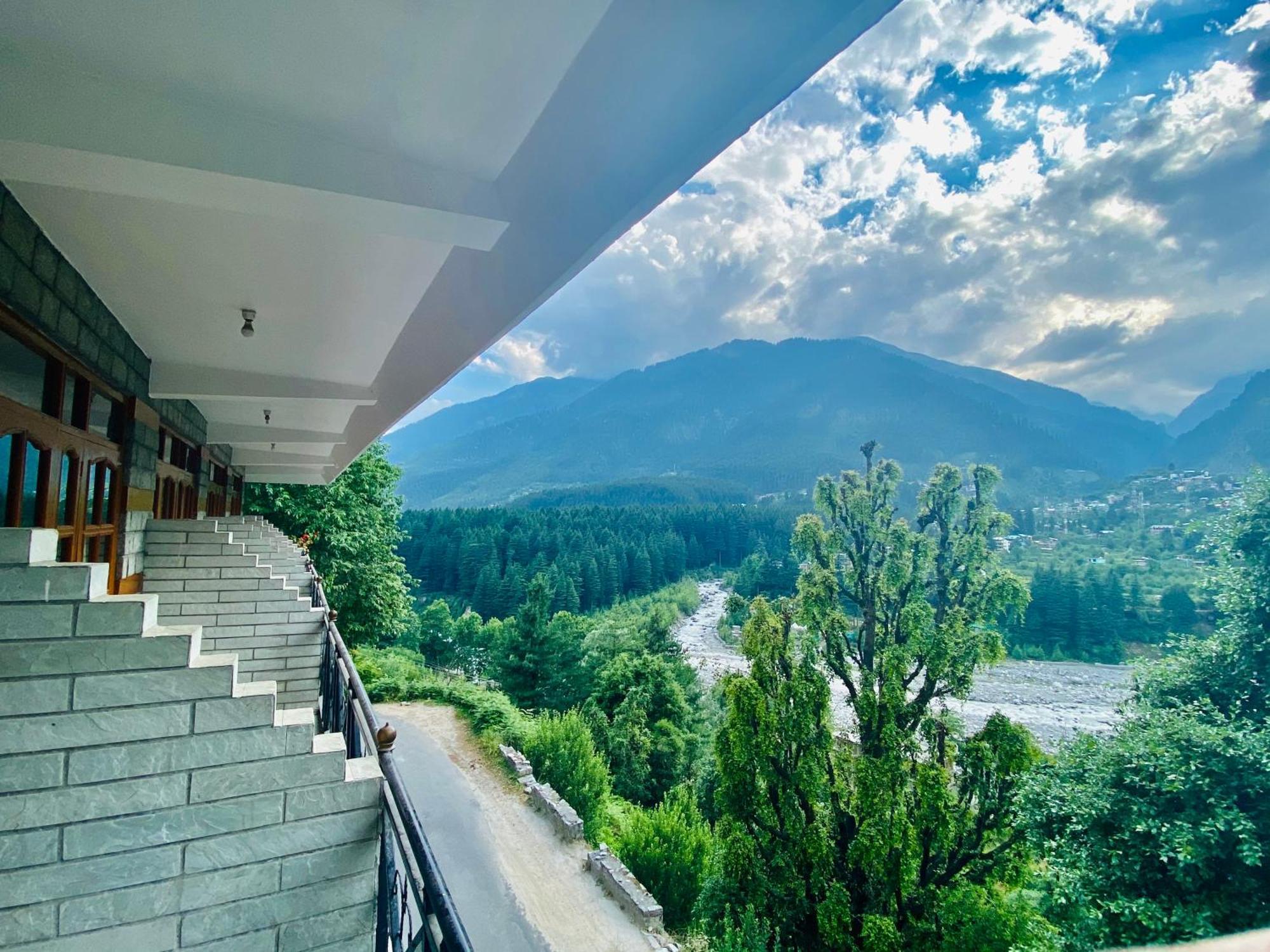 Hotel Hollywood Vibes #Riverview #Premium Rooms #Prime Location #Most Awarded #Parking #Top Rated #Open Terrace #Lawn #Best Selling Hotel In Manali Exterior photo