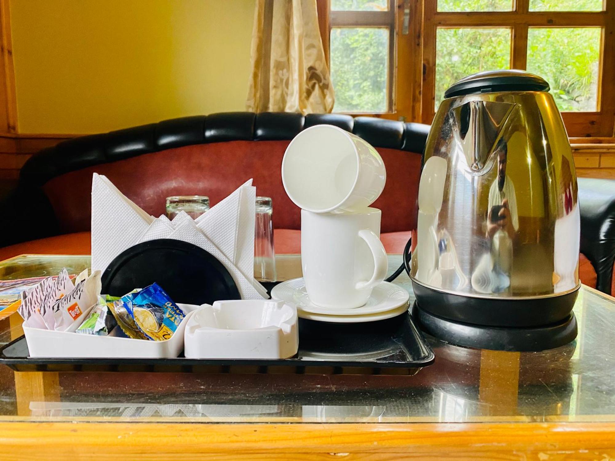 Hotel Hollywood Vibes #Riverview #Premium Rooms #Prime Location #Most Awarded #Parking #Top Rated #Open Terrace #Lawn #Best Selling Hotel In Manali Exterior photo