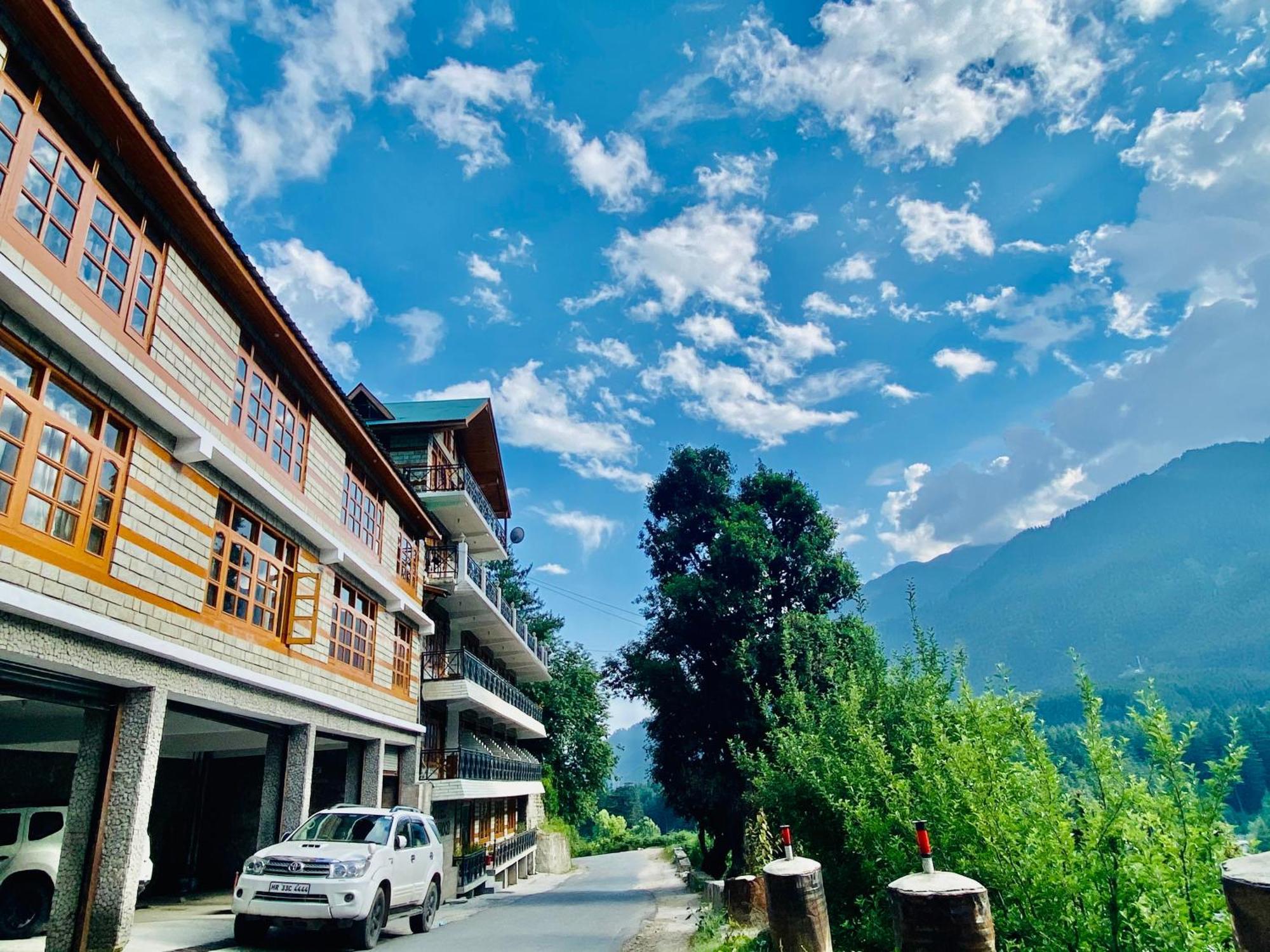Hotel Hollywood Vibes #Riverview #Premium Rooms #Prime Location #Most Awarded #Parking #Top Rated #Open Terrace #Lawn #Best Selling Hotel In Manali Exterior photo